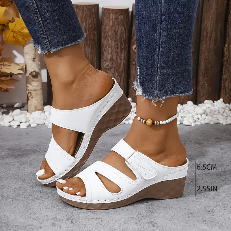 Serilda - Elegant Heeled Sandal with Adjustable Strap