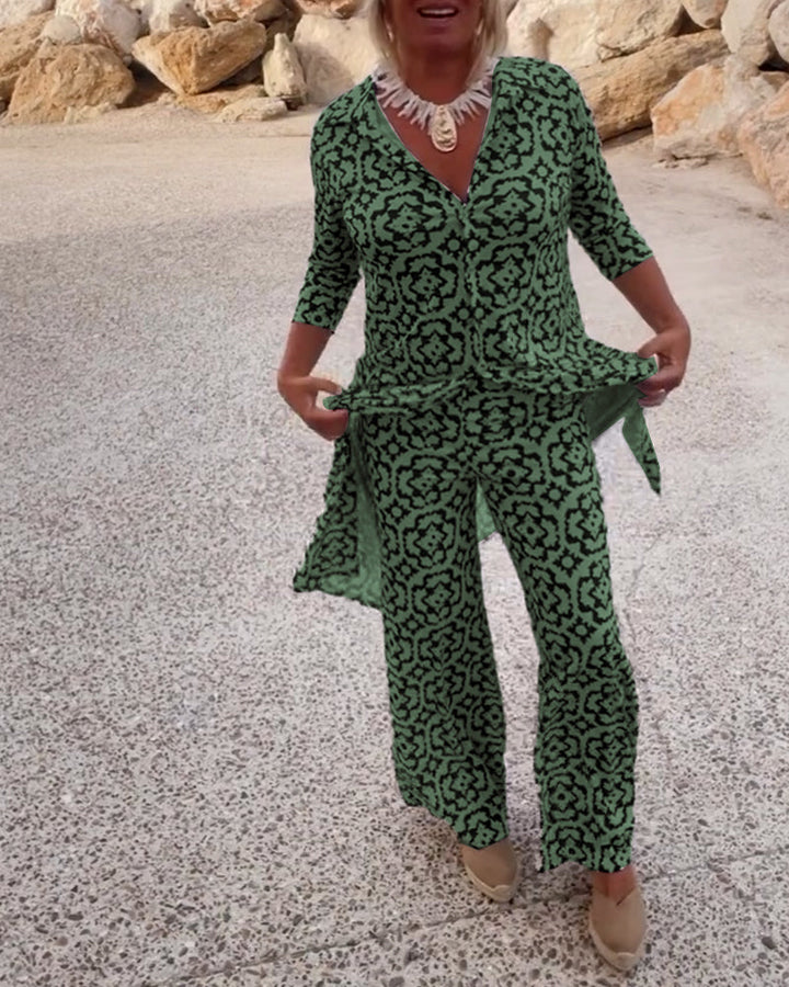 Livia - Vintage Printed Set with Lapels and Buttons