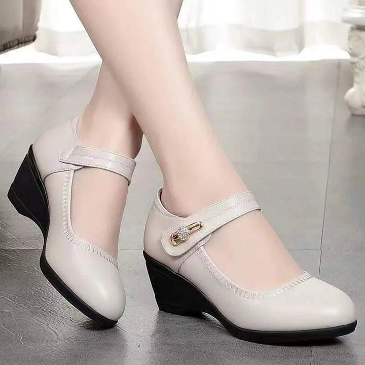 Avenyssa – Elegant Mid-Heel Comfort Shoes